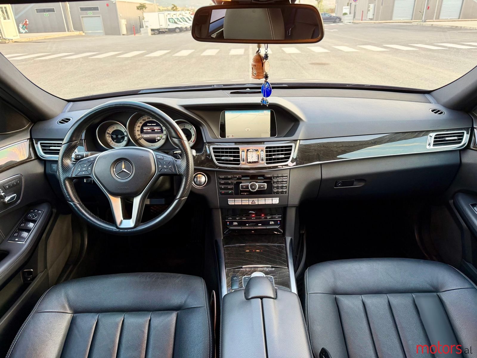 2014' Mercedes-Benz E 220 photo #5