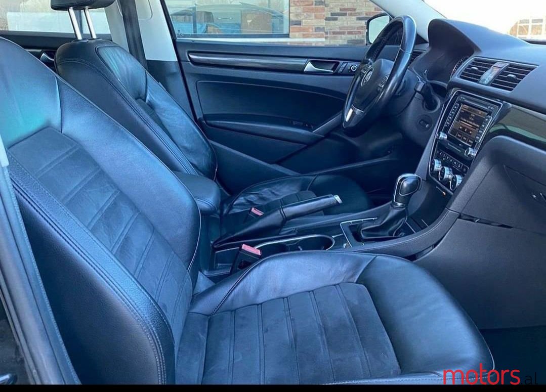 2013' Volkswagen Passat photo #2