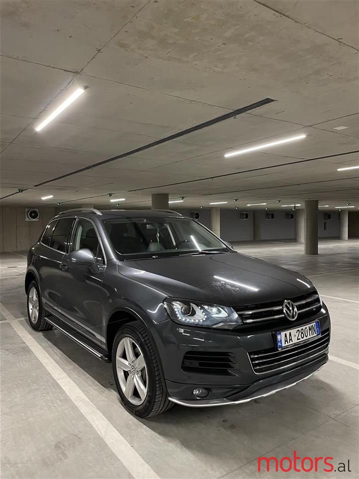 2014' Volkswagen Touareg photo #6