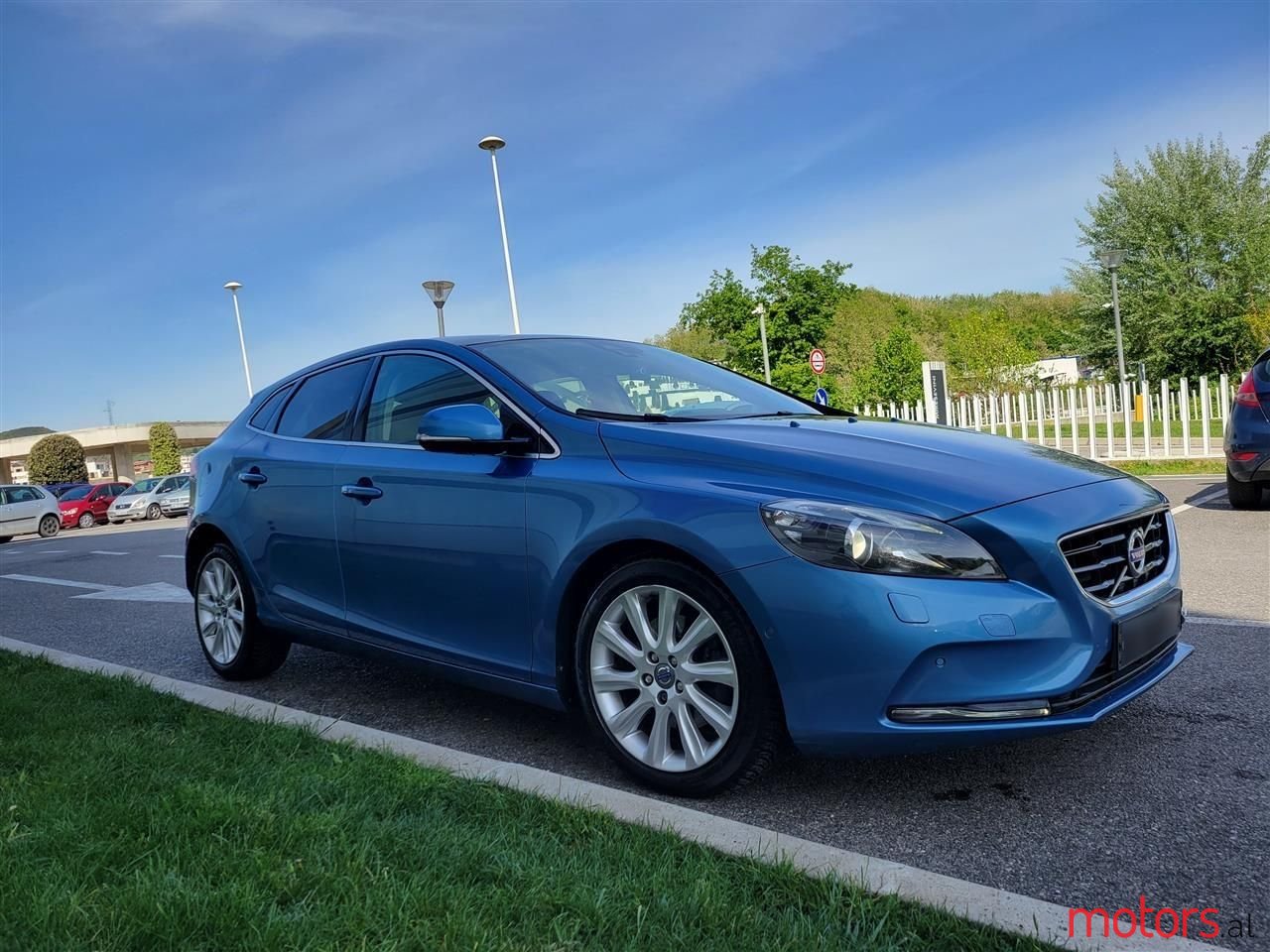 2015' Volvo V40 photo #3