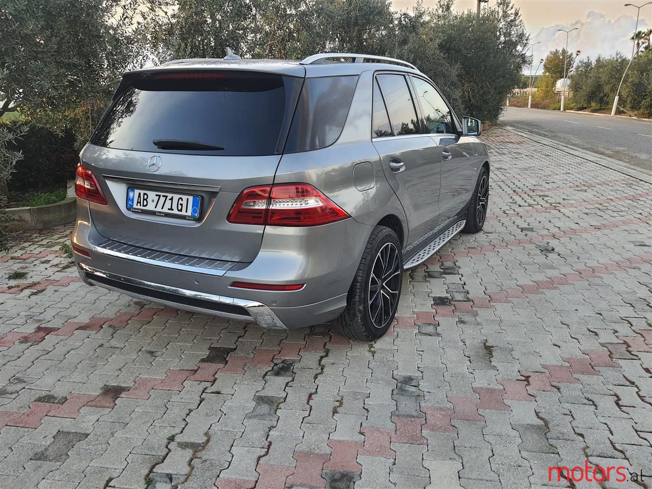 2012' Mercedes-Benz ML 350 photo #4