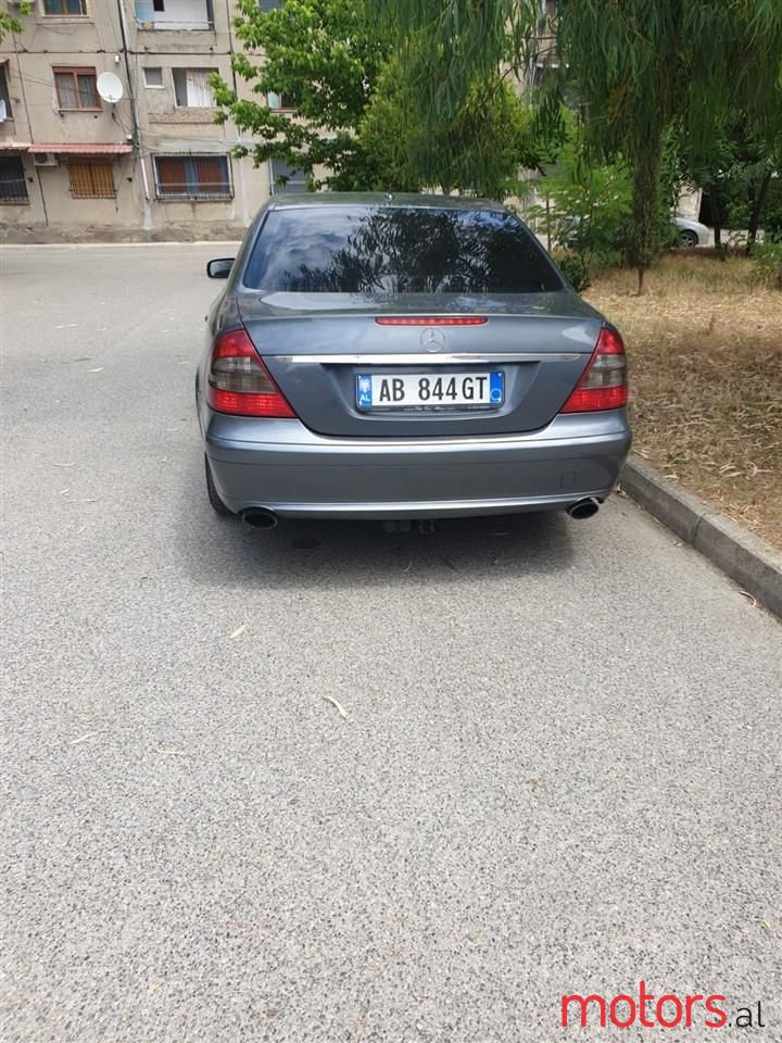 2009' Mercedes-Benz E 280 photo #5