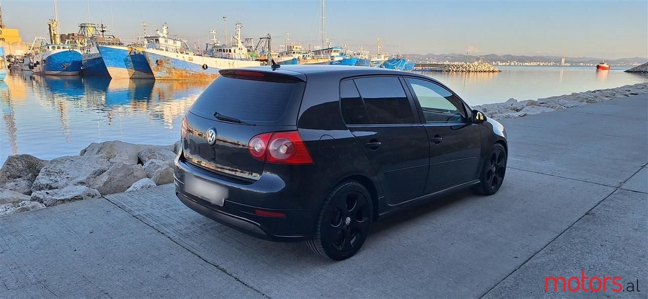 2005' Volkswagen Golf photo #6
