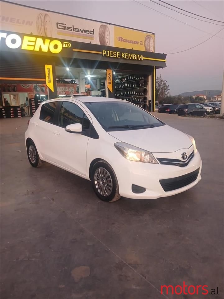 2014' Toyota Yaris photo #1