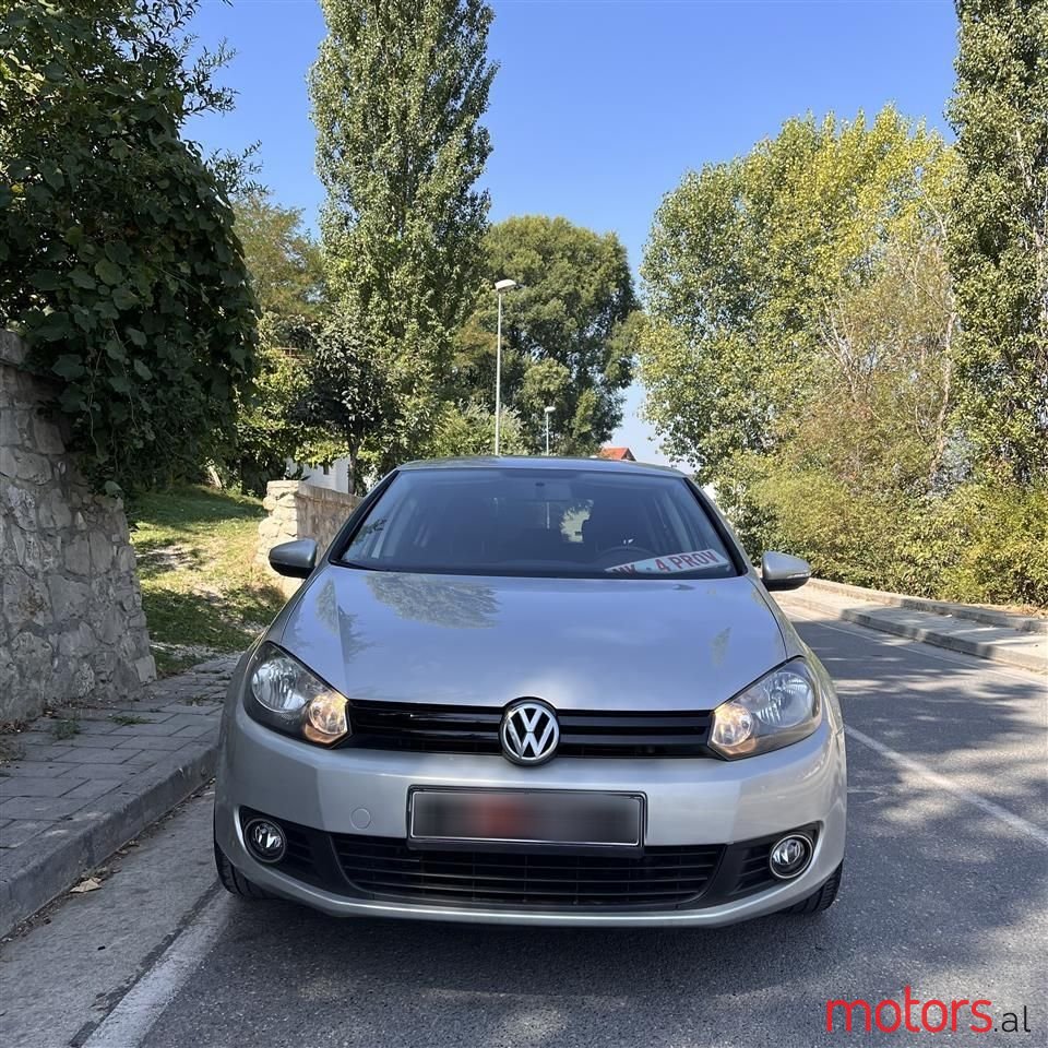 2011' Volkswagen Golf photo #4