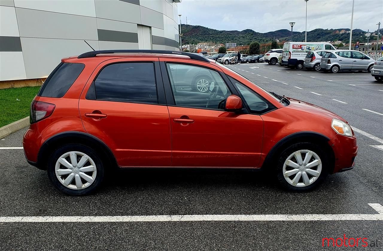 2010' Suzuki SX4 photo #5