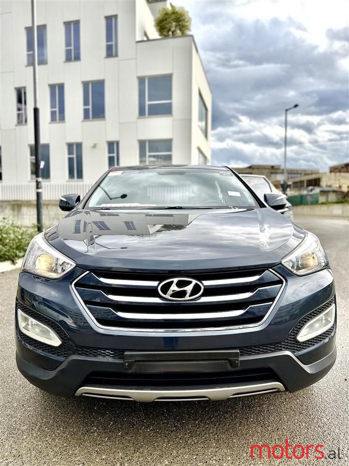 2013' Hyundai Santa Fe photo #3