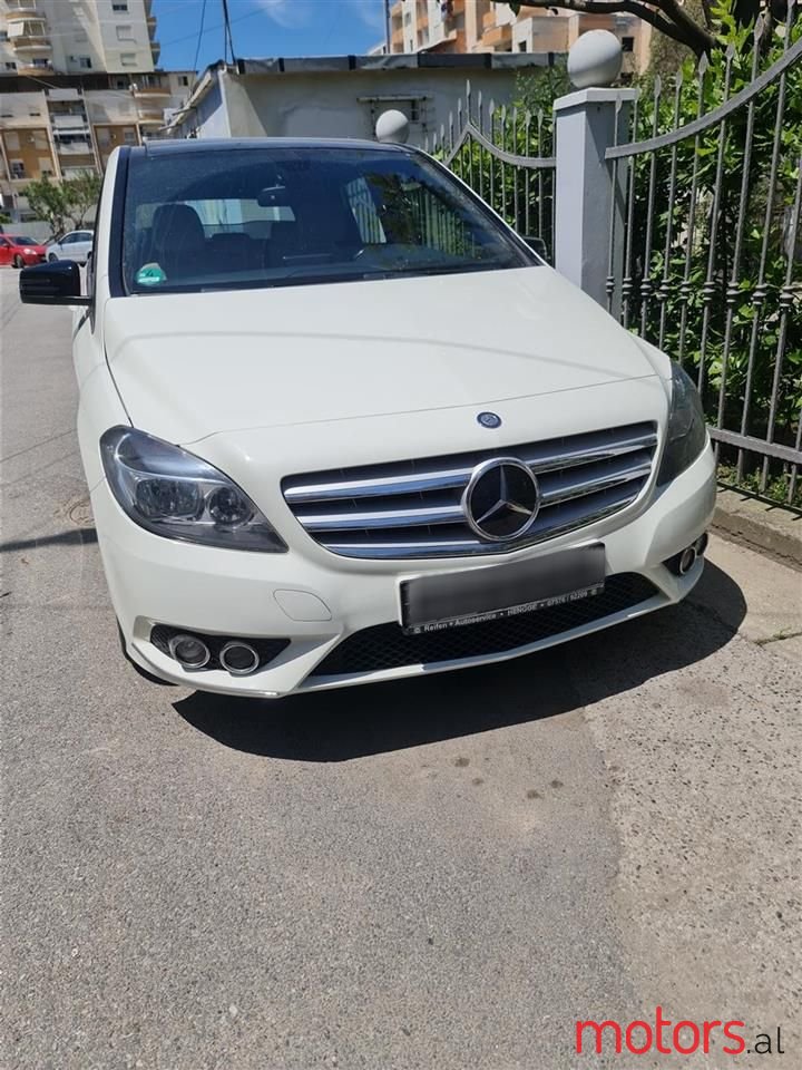 2014' Mercedes-Benz B 180 photo #1
