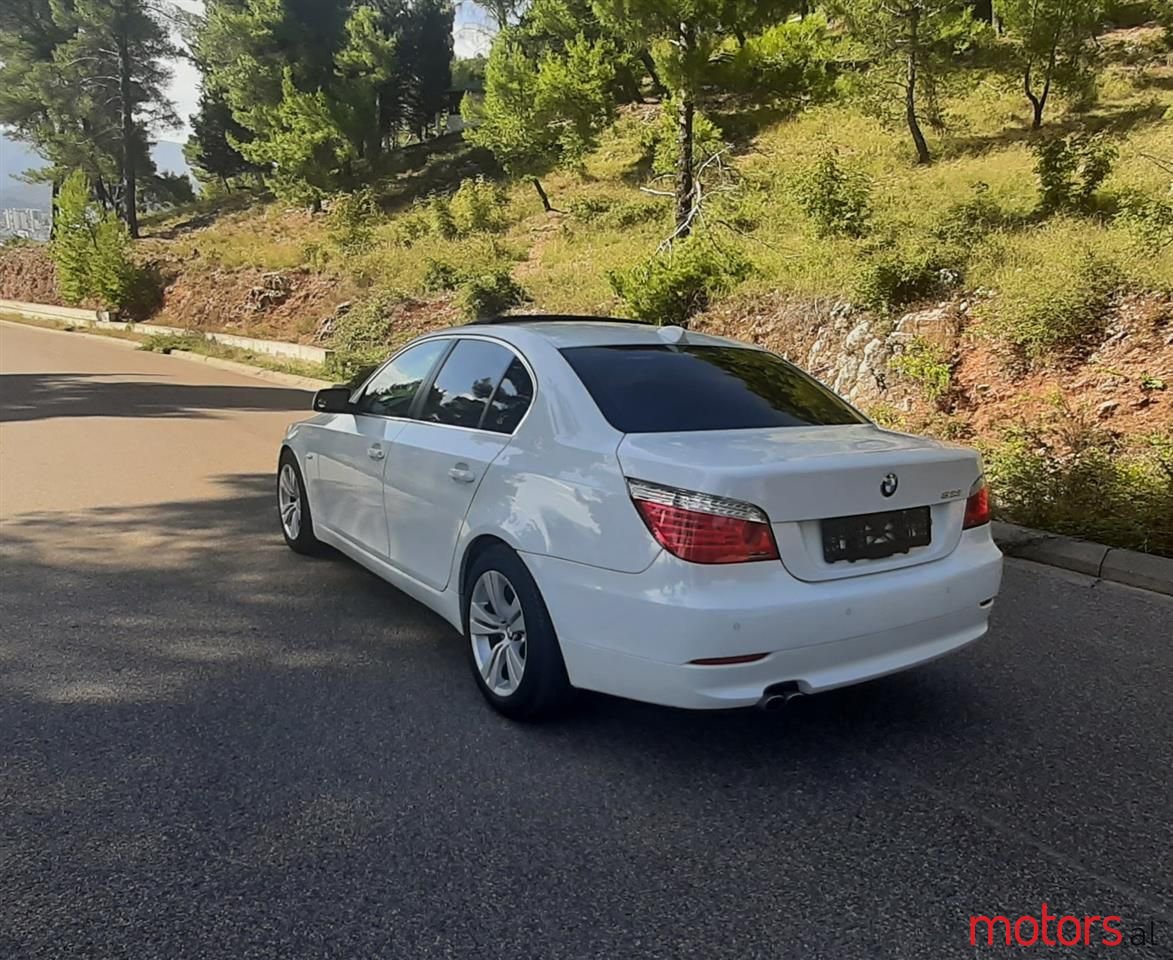 2009' BMW 528 photo #3