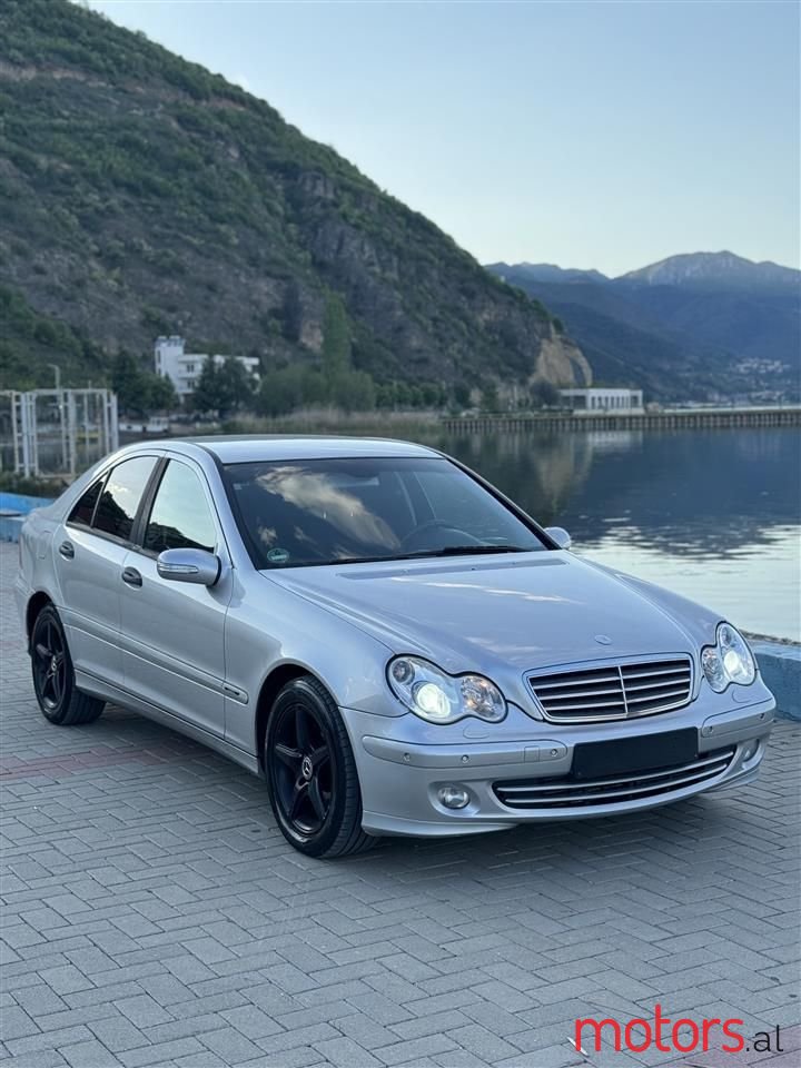 2004' Mercedes-Benz C 200 photo #1