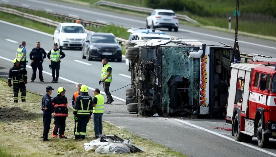 Aksident tragjik në Kroaci! Autobusi përplaset me makinën, dy të vdekur dhe 31 të lënduar!