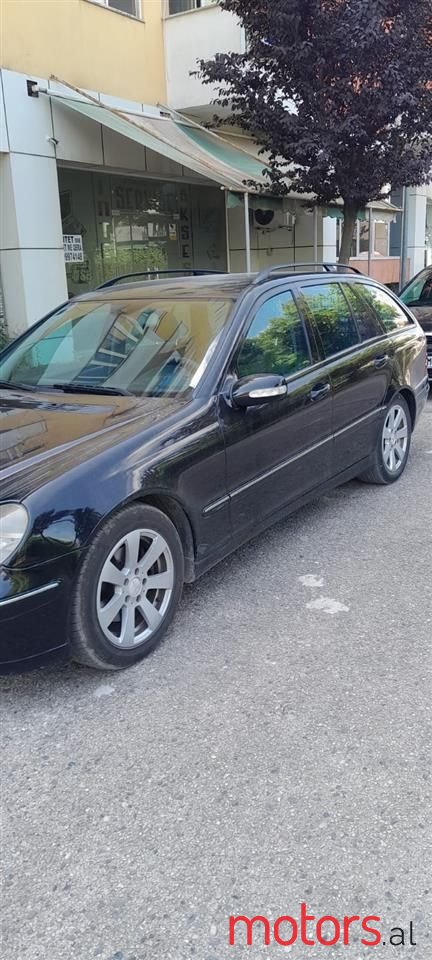 2004' Mercedes-Benz C 220 photo #5