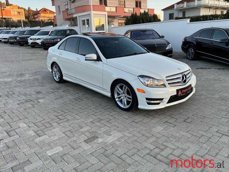 2012' Mercedes-Benz C 250 photo #2