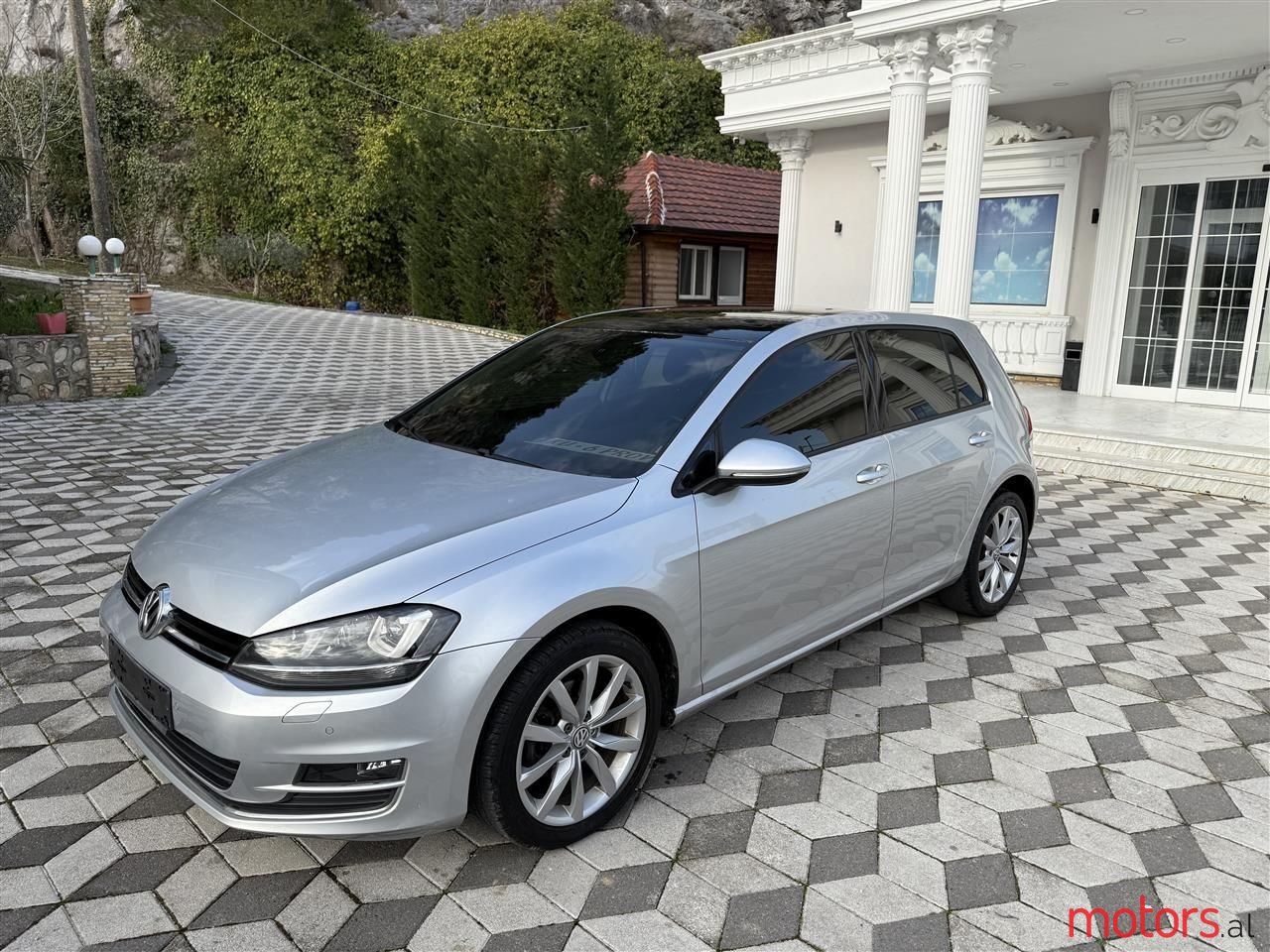 2013' Volkswagen Golf photo #1