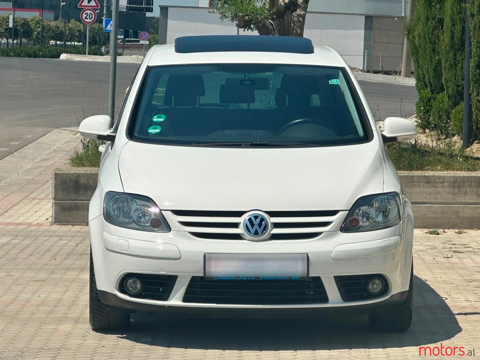 2007' Volkswagen Golf Plus photo #1