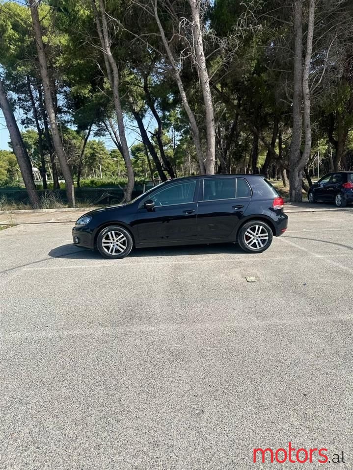 2009' Volkswagen Golf photo #3