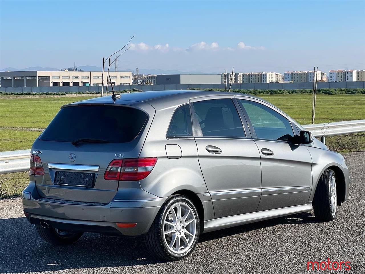 2010' Mercedes-Benz B 200 photo #4