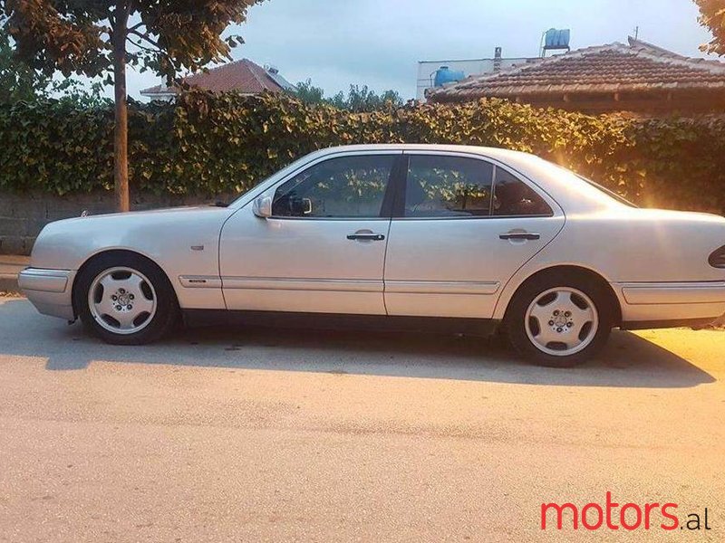 1999' Mercedes-Benz E 250 photo #1