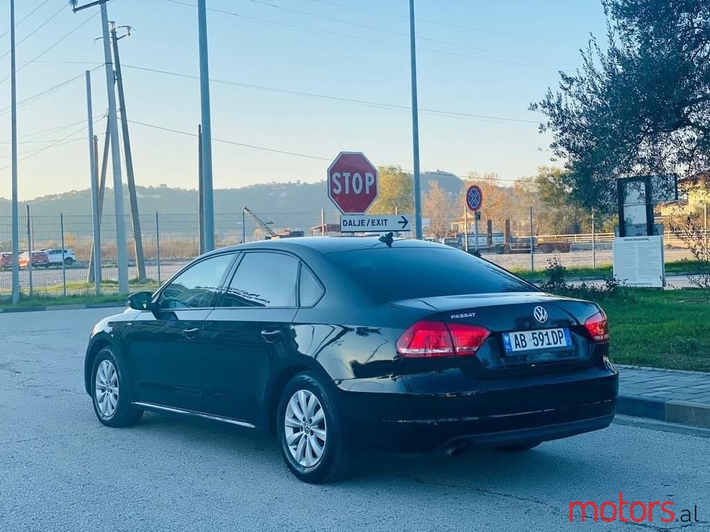 2013' Volkswagen Passat photo #2
