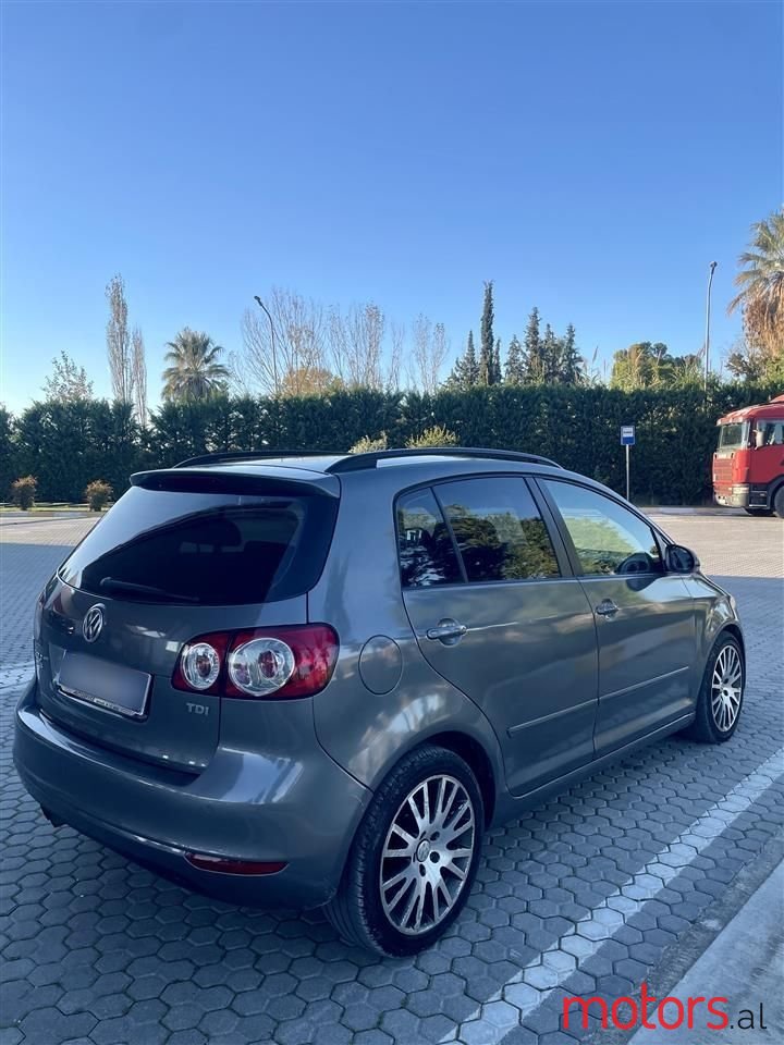 2010' Volkswagen Golf Plus photo #3