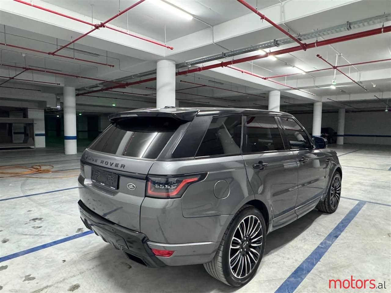 2015' Land Rover Range Rover Sport photo #2