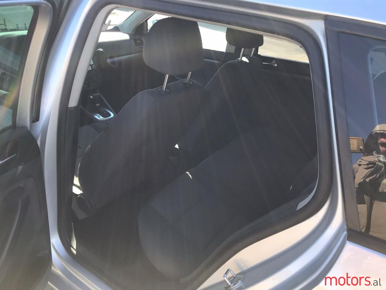 2009' Volkswagen Golf photo #6