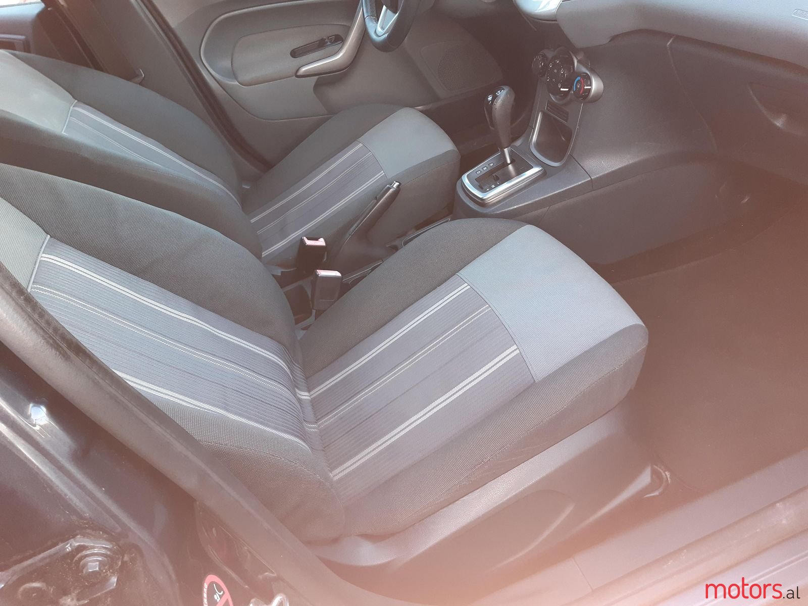 2010' Ford Fiesta photo #2