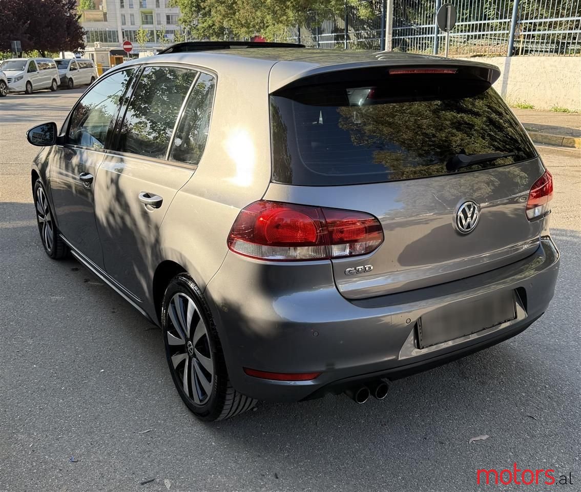 2011' Volkswagen Golf photo #4