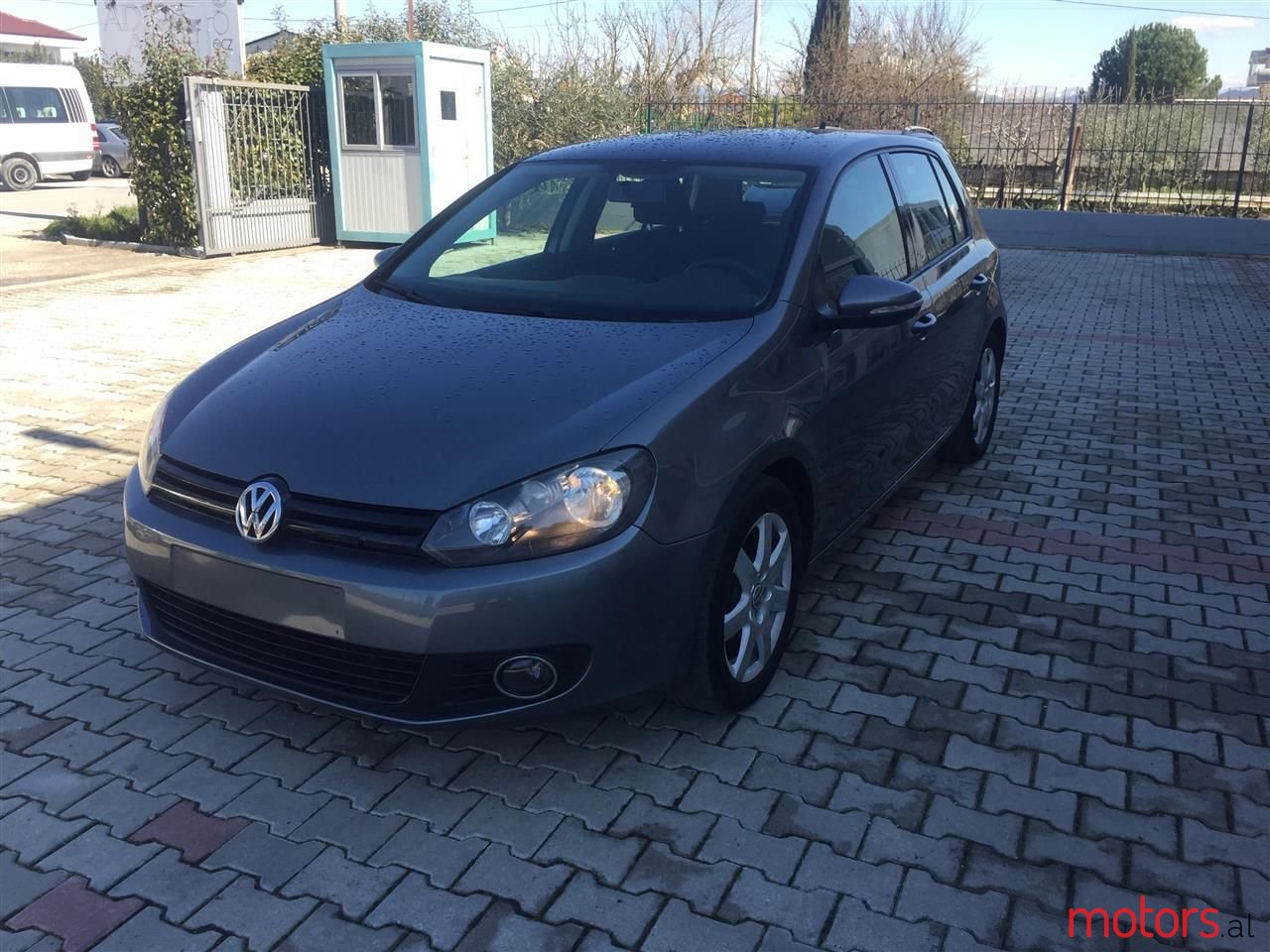 2011' Volkswagen Golf photo #5