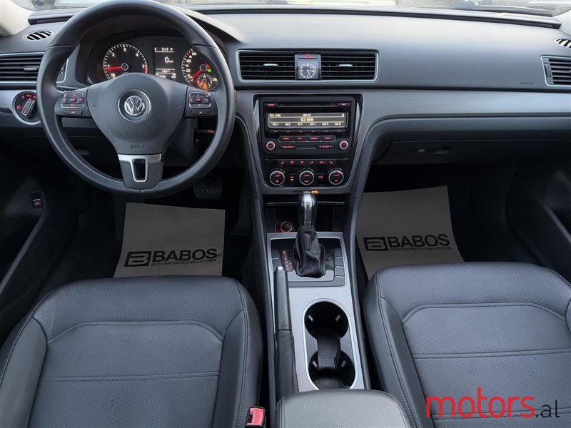 2014' Volkswagen Passat photo #3