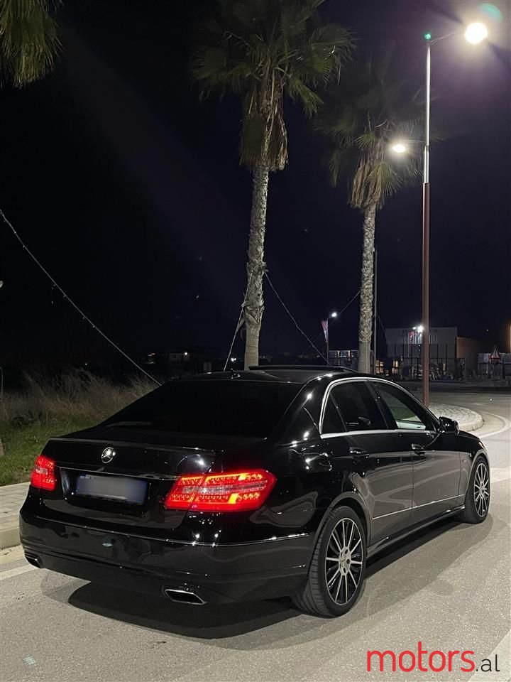 2010' Mercedes-Benz 350 photo #5