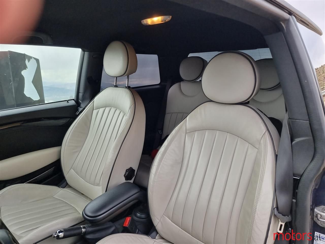 2012' MINI Cooper photo #3