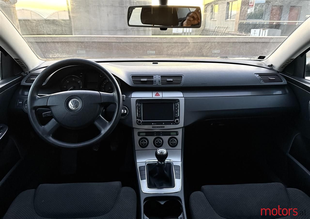 2007' Volkswagen Passat photo #4