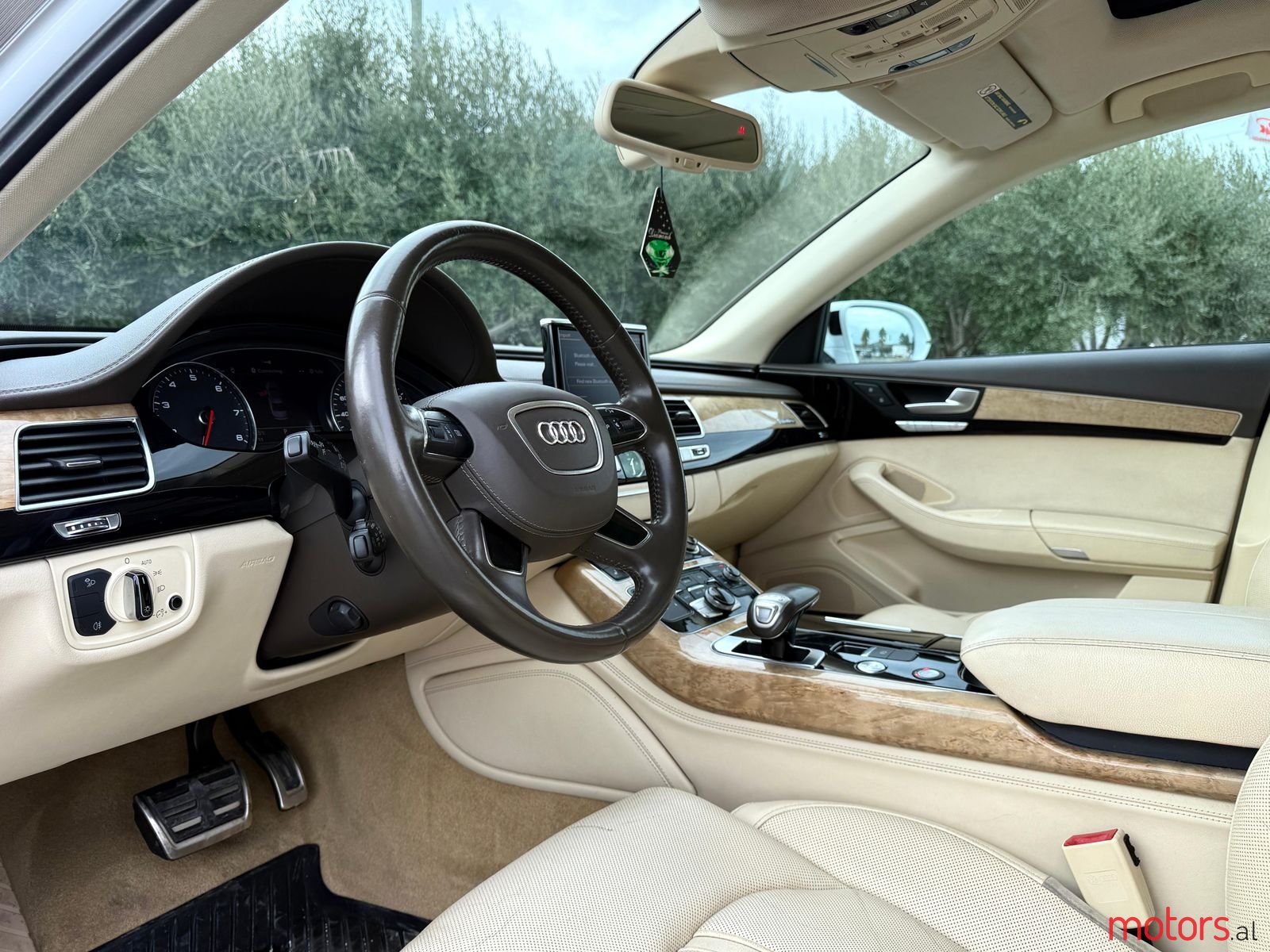 2013' Audi A8 photo #1