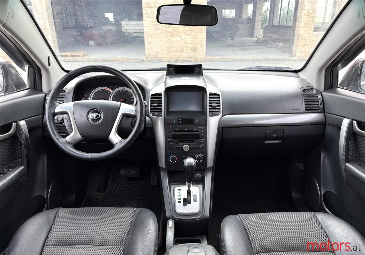 2010' Chevrolet Captiva photo #2