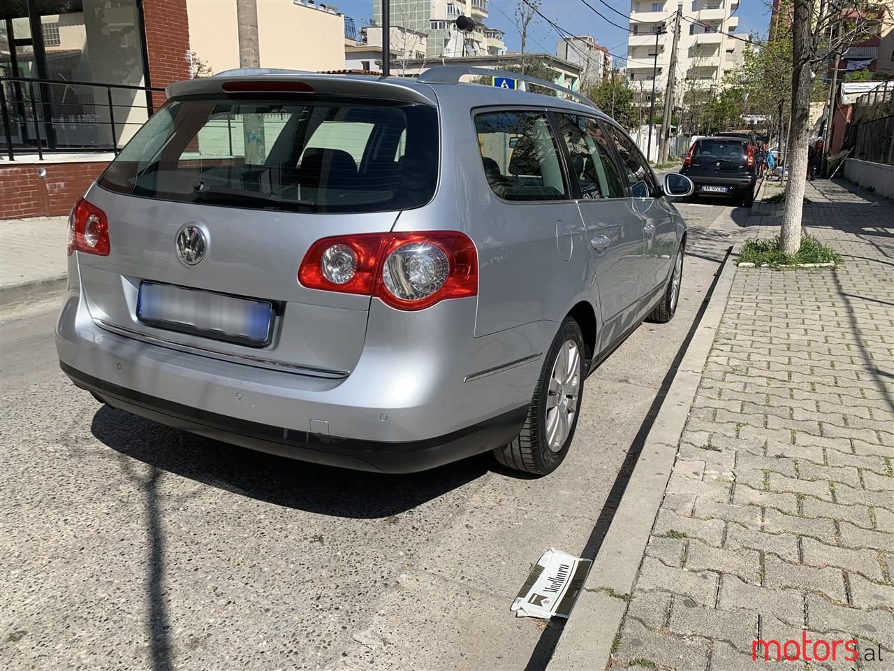 2010' Volkswagen Passat photo #4