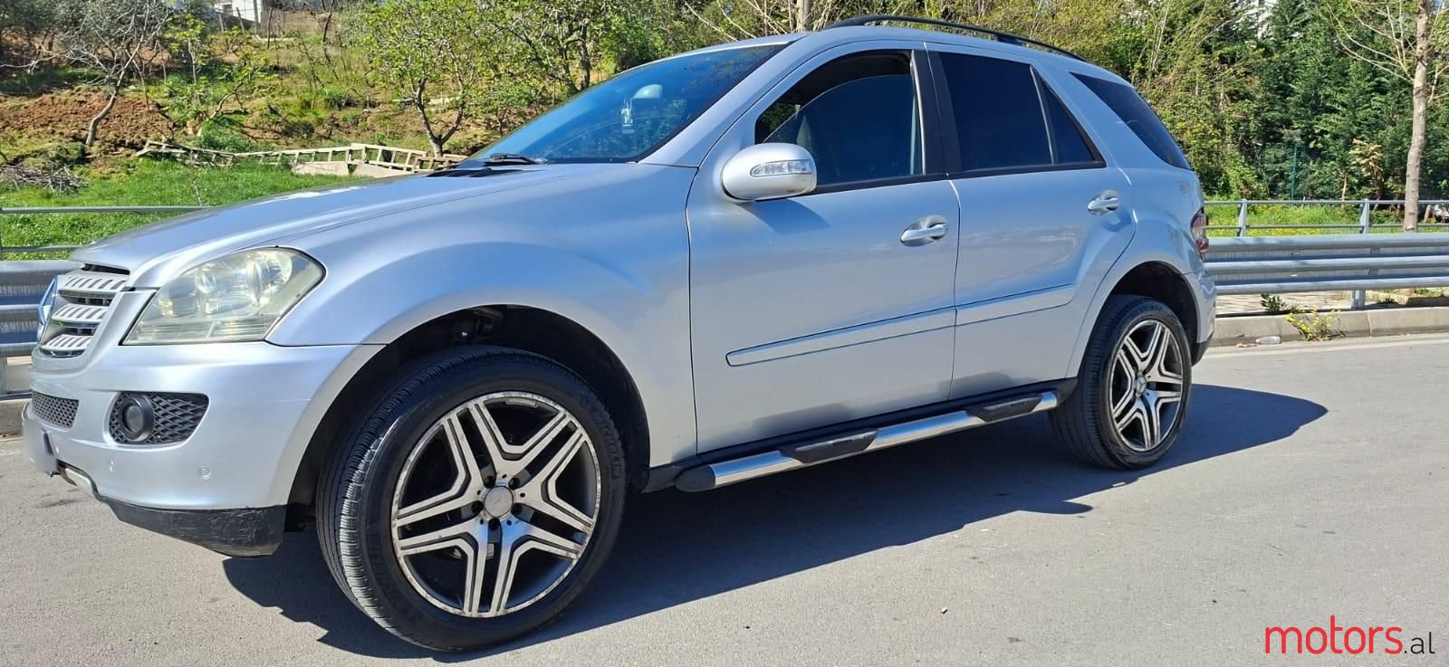 2006' Mercedes-Benz ML 320 photo #1