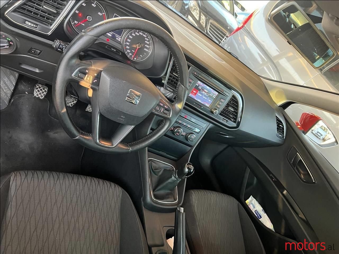 2013' SEAT Leon photo #3