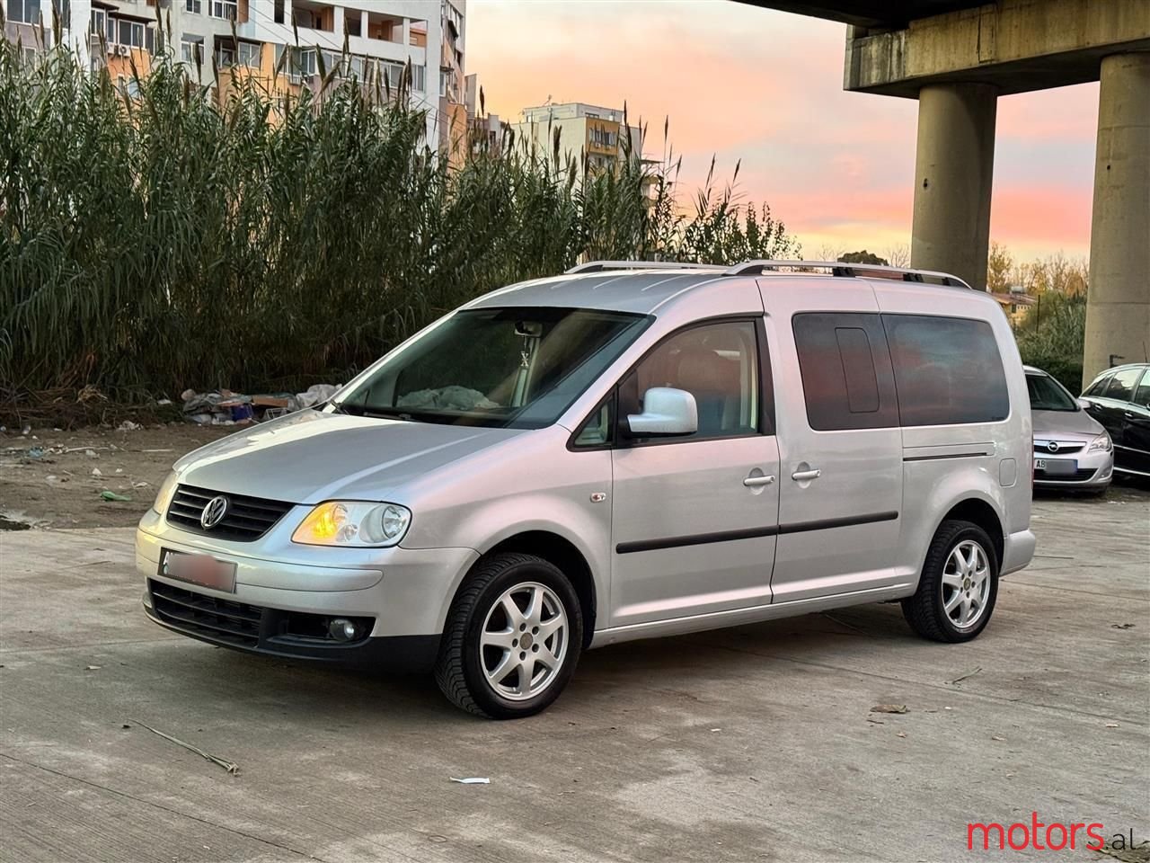 2009' Volkswagen Caddy photo #1