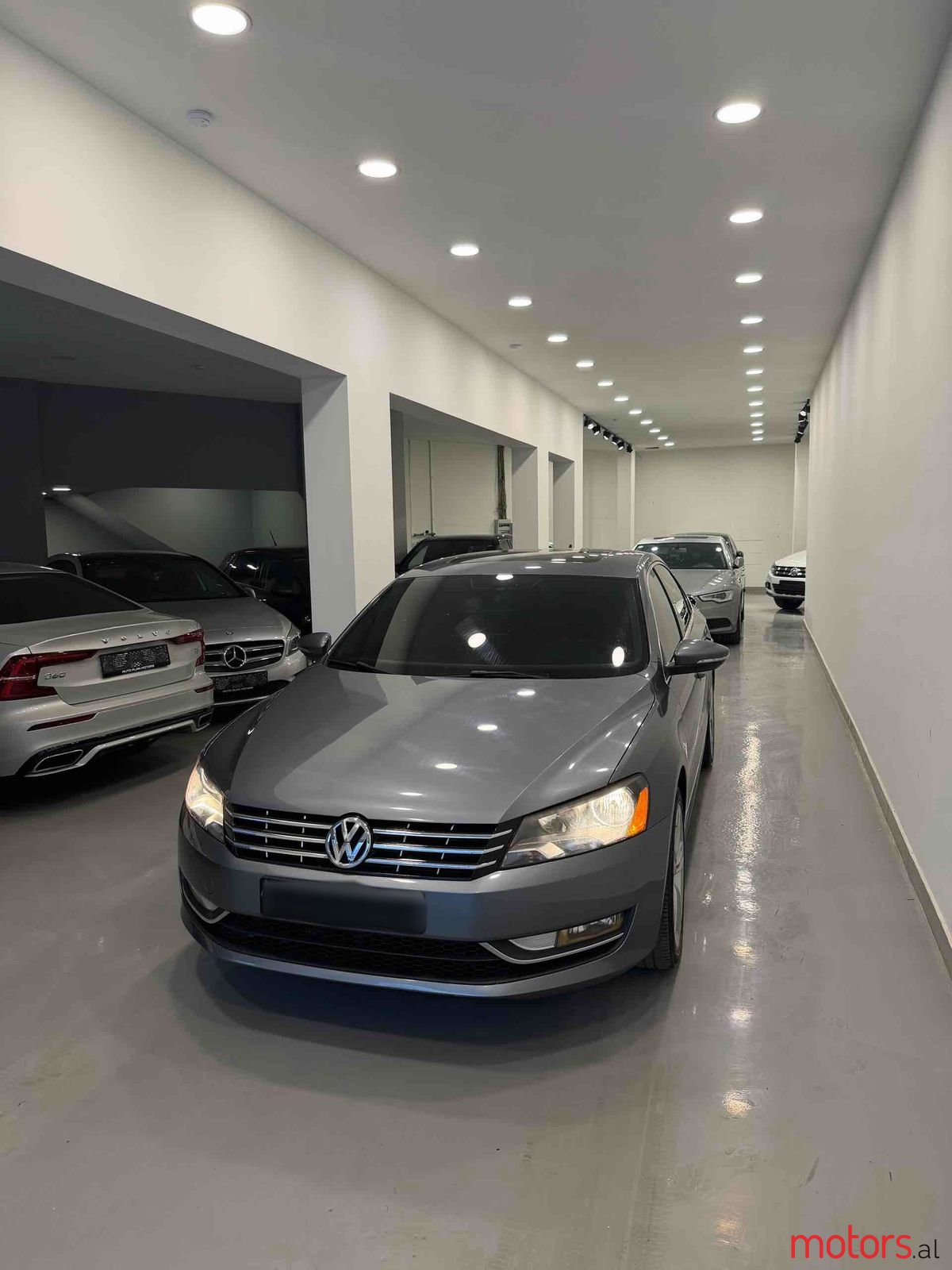 2013' Volkswagen Passat photo #1