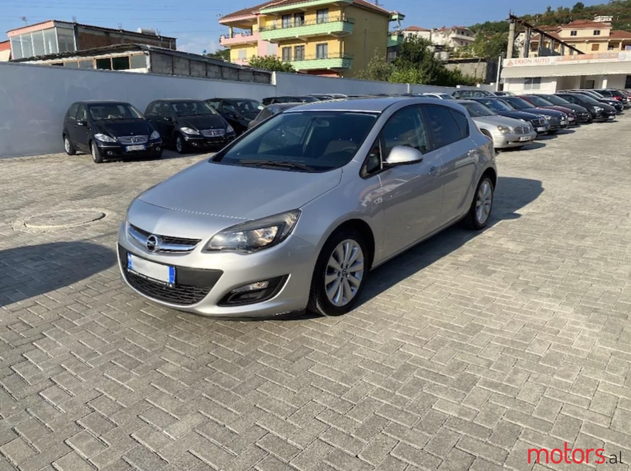 2014' Opel Astra photo #1