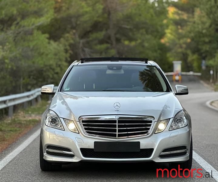 2012' Mercedes-Benz E 350 photo #2