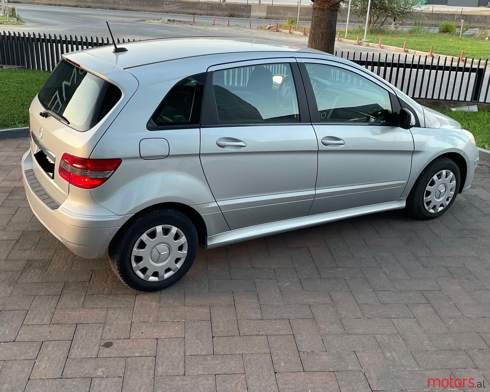 2010' Mercedes-Benz B 170 photo #5