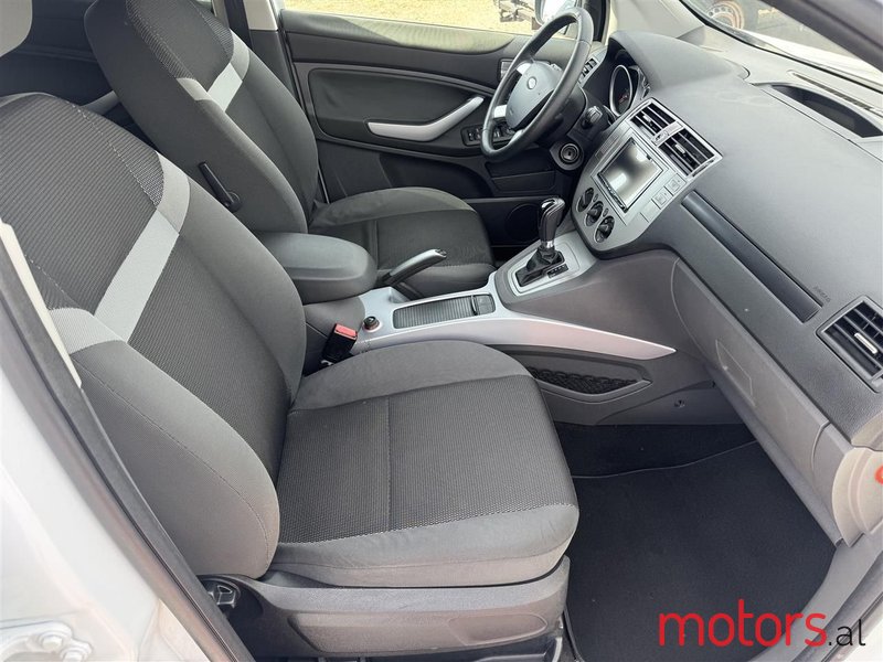 2010' Ford Kuga photo #3
