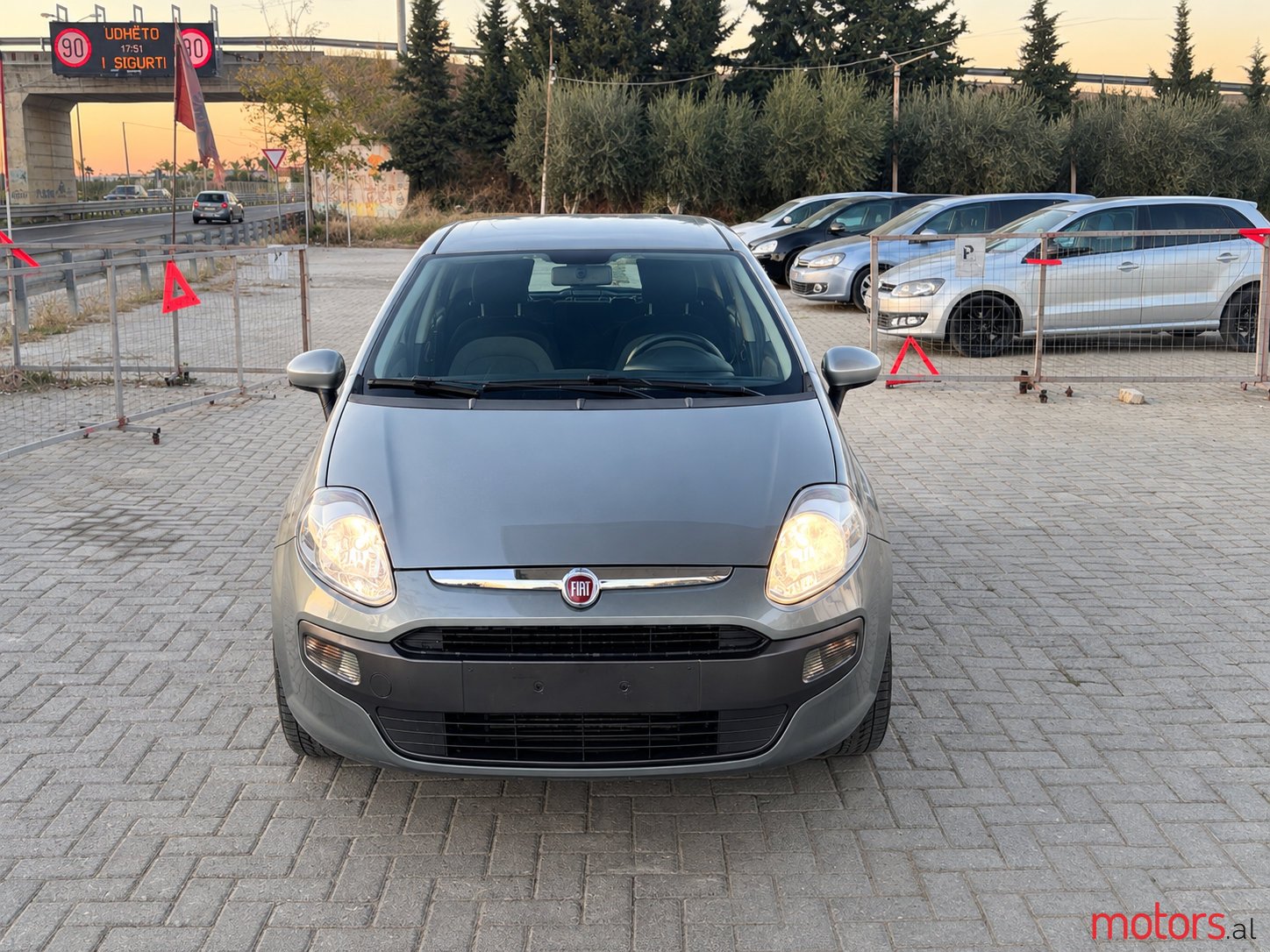 2011' Fiat Punto Evo photo #3