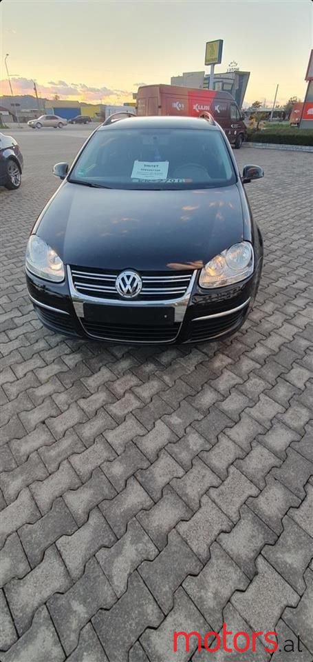 2008' Volkswagen Golf photo #2