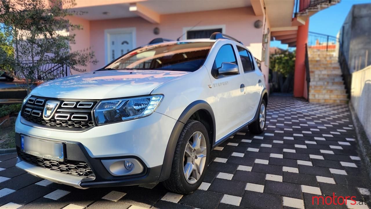 2017' Dacia Sandero photo #1