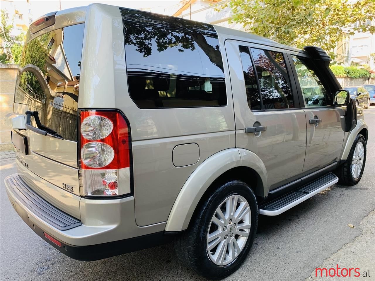 2011' Land Rover Discovery photo #4