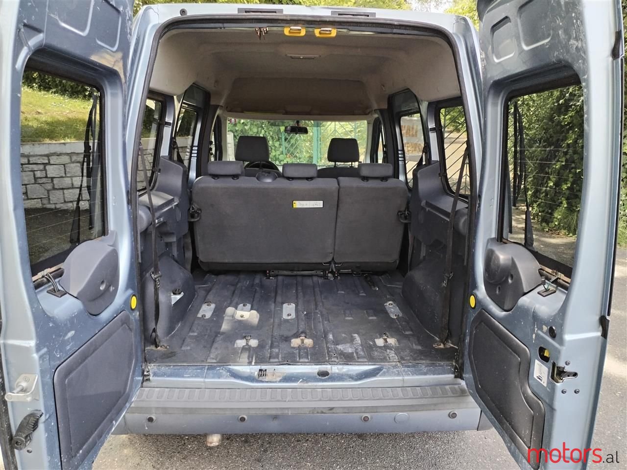 2008' Ford Grand Tourneo photo #2