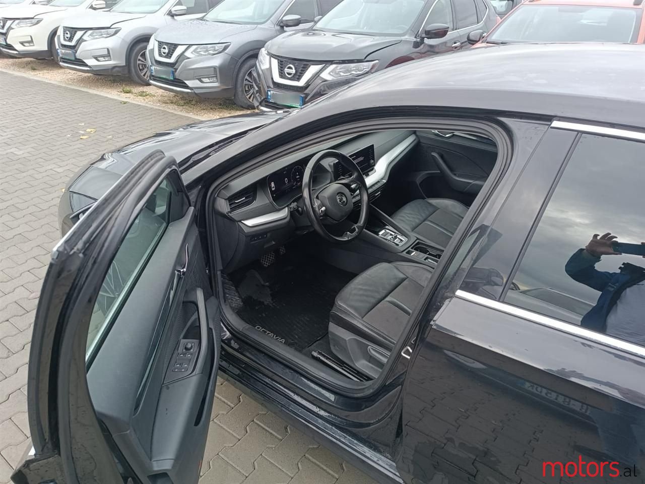 2020' Skoda Octavia photo #1